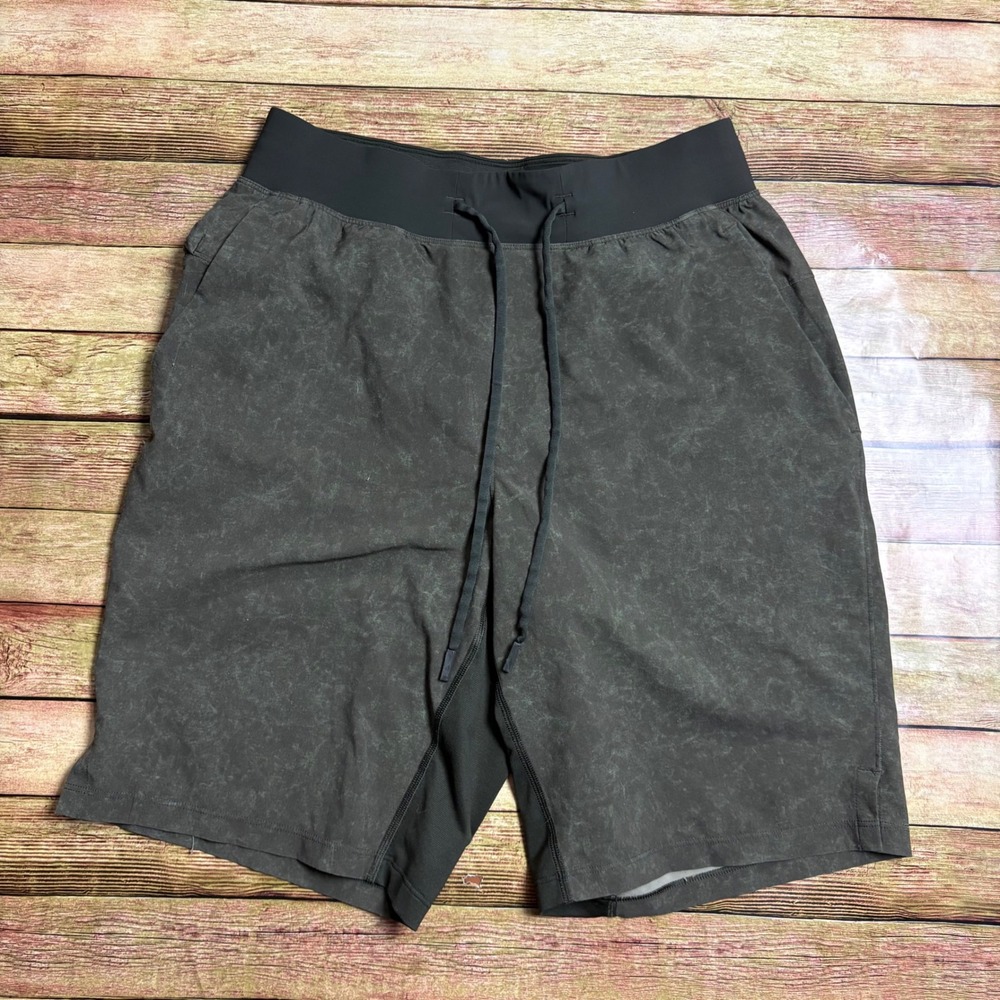 Lululemon Pace Breaker Shorts Mens Small Green Acid Wash 9 Inch Inseam Lined